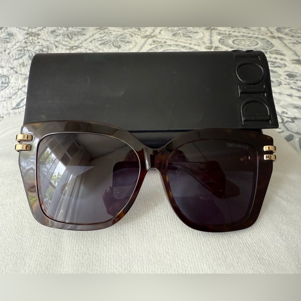 Dior Sonnenbrille 
CDIOR S1F 25A1  Tortoise Shell Sunglasses